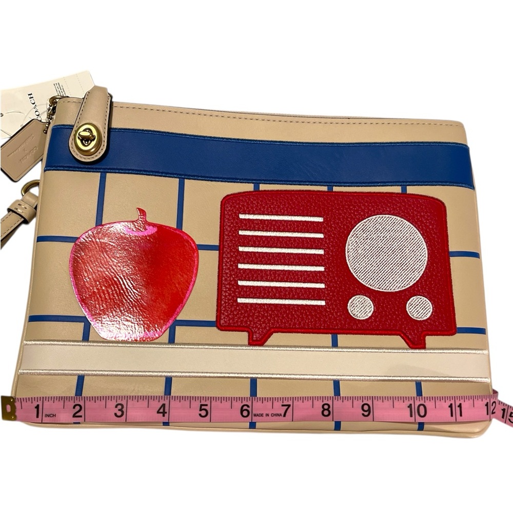 COACH X TOM WESSELMANN LARGE APPLE SPEAKER IPAD CLUTCH - Picture 5 of 13